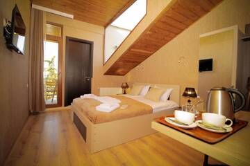 Фото номера Двухместный номер Делюкс с 1 кроватью и балконом Отель 5 Rooms г. Тбилиси 5