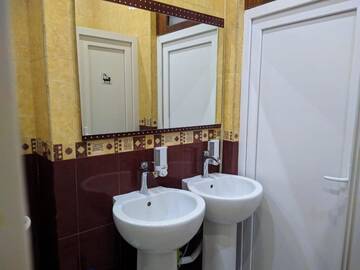 Фото номера Бюджетный двухместный номер с 1 кроватью Хостелы Chekhov Hostel г. Тбилиси 26