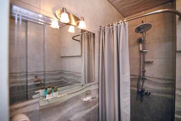 Фото номера Стандартный двухместный номер с 2 отдельными кроватями Отель Hotel Kenari г. Тбилиси 4