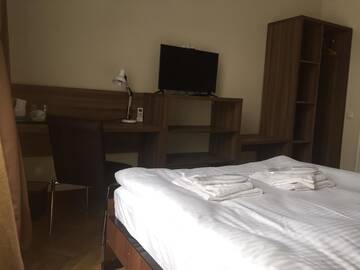 Фото номера Двухместный номер Делюкс с 1 кроватью и балконом Мини-отель Hotel Nice г. Тбилиси 7