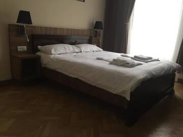 Фото номера Двухместный номер Делюкс с 1 кроватью и балконом Мини-отель Hotel Nice г. Тбилиси 5