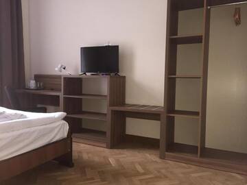 Фото номера Двухместный номер Делюкс с 1 кроватью и балконом Мини-отель Hotel Nice г. Тбилиси 10