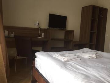 Фото номера Двухместный номер Делюкс с 1 кроватью и балконом Мини-отель Hotel Nice г. Тбилиси 11