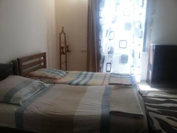 Фото номера Апартаменты с видом на сад Хостелы Ortachala Summer House г. Тбилиси 6