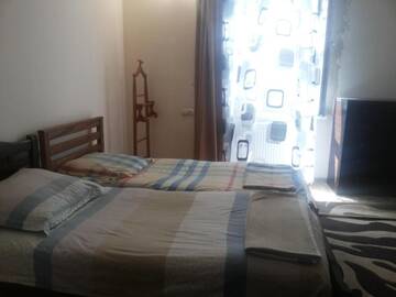 Фото номера Апартаменты с видом на сад Хостелы Ortachala Summer House г. Тбилиси 9