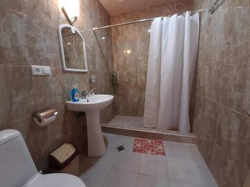 Фото номера Стандартный семейный номер Гостевой дом Kalantar House г. Тбилиси 5