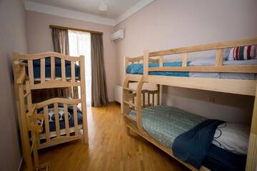 Фото номера Четырехместный номер с балконом Гостевой дом Guesthouse Hillside г. Тбилиси 5