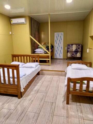 Фото номера Общий номер для мужчин с 6 кроватями Отель Hotel Texas г. Тбилиси 4