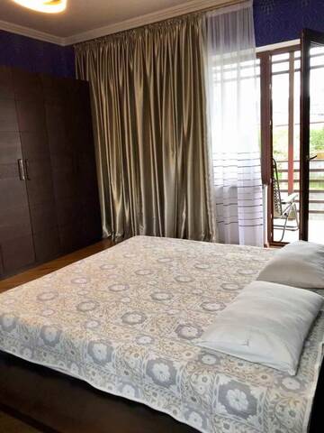 Фото номера Номер Делюкс с кроватью размера «king-size» Гостевой дом Guesthouse in Tbilisi г. Тбилиси 3