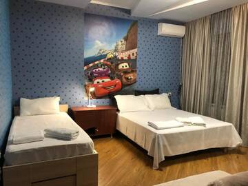 Фото номера Трехместный номер с балконом Гостевой дом Guesthouse in Tbilisi г. Тбилиси 2