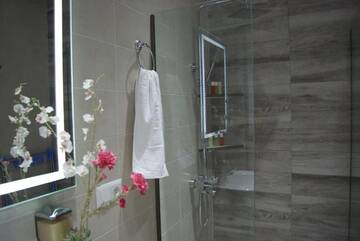 Фото номера Апартаменты с балконом Апарт-отели Vazi Aparthotel г. Тбилиси 5