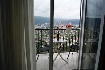 Фото номера Апартаменты с балконом Апарт-отели Vazi Aparthotel г. Тбилиси 7