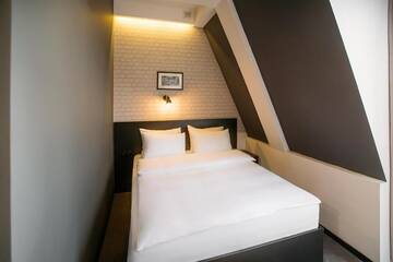 Фото номера Небольшой двухместный номер с 1 кроватью Отель Timber Boutique Hotel г. Тбилиси 2