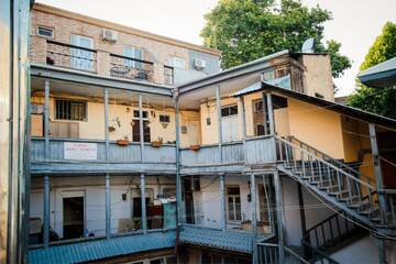 Фото номера Двухместный номер с 1 кроватью и балконом Отель Freedom Square Apart Hotel г. Тбилиси 9