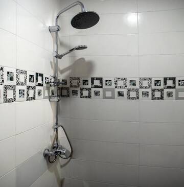 Фото номера Стандартный двухместный номер с 2 отдельными кроватями Отель Hotel S.R г. Тбилиси 7