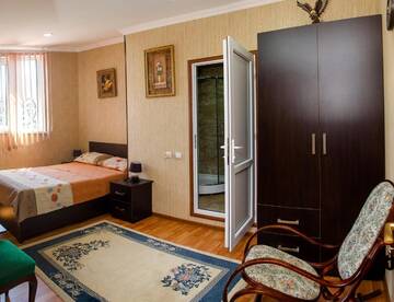 Фото номера Двухместный номер с 1 кроватью и видом на горы Отель Hotel S.R г. Тбилиси 6