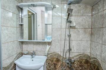 Фото номера Двухместный номер Делюкс с 1 кроватью Отель Hotel S.R г. Тбилиси 6