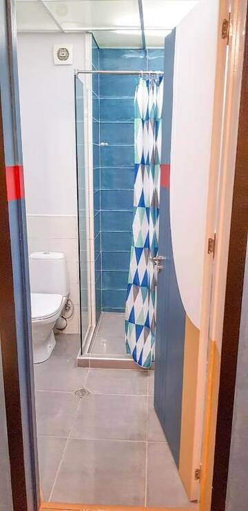 Фото номера Кровать в общем 8-местном номере для мужчин Отель Cybernetics - Hotel &amp; Hostel г. Тбилиси 6