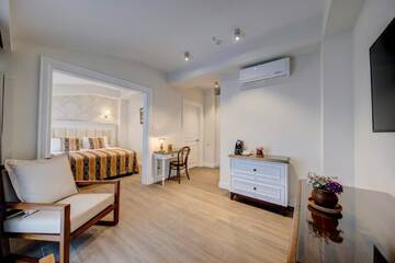 Фото номера Полулюкс с балконом Отель Hotel Passport Tbilisi г. Тбилиси 5