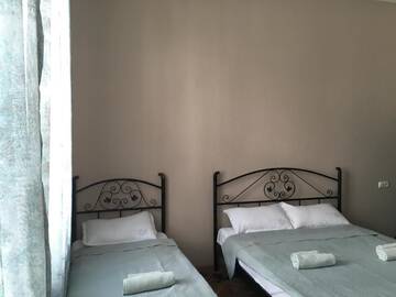 Фото номера Трехместный номер Гостевой дом Old Tbilisi 27 г. Тбилиси 6