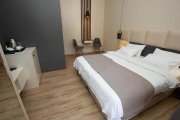 Фото номера Двухместный номер с 1 кроватью и террасой Отель History Hotel Tbilisi г. Тбилиси 2