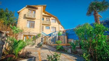 Фото номера Двухместный номер с 1 кроватью и балконом Отель Wine Symphony Boutique Hotel г. Тбилиси 27