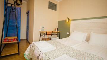 Фото номера Стандартный двухместный номер с 1 кроватью Отель Wine Symphony Boutique Hotel г. Тбилиси 10