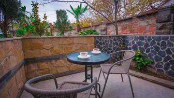 Фото номера Двухместный номер с 1 кроватью и балконом Отель Wine Symphony Boutique Hotel г. Тбилиси 7