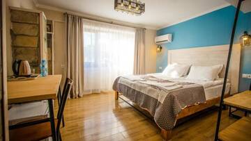 Фото номера Двухместный номер с 1 кроватью и балконом Отель Wine Symphony Boutique Hotel г. Тбилиси 15
