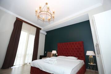 Фото номера Улучшенный люкс с кроватью размера «king-size» Отель Golden Globe Boutique Hotel г. Тбилиси 7
