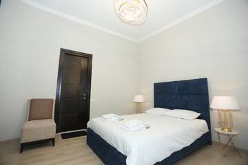 Фото номера Двухместный номер Делюкс с 1 кроватью и балконом Отель Golden Globe Boutique Hotel г. Тбилиси 7