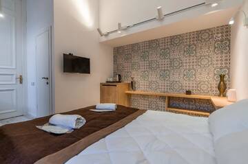 Фото номера Двухместный номер Делюкс с 1 кроватью Апарт-отели Mini Hotel on Aghmashenebeli Ave г. Тбилиси 6