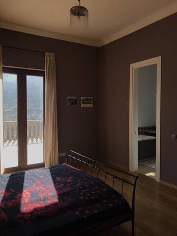 Фото номера Двухместный номер с 1 кроватью и балконом Гостевой дом Guest House Ketili Guli г. Тбилиси 5