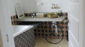 Фото номера Двухместный номер с 1 кроватью и балконом Гостевой дом Guest House Ketili Guli г. Тбилиси 15