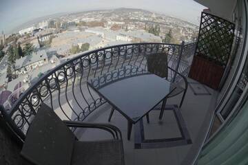 Фото номера Двухместный номер Делюкс с 1 кроватью и балконом Отель Hotel Flower г. Тбилиси 19
