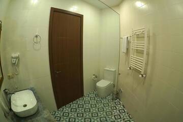 Фото номера Полулюкс с балконом Отель Hotel Flower г. Тбилиси 4
