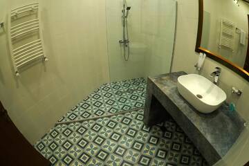 Фото номера Полулюкс с балконом Отель Hotel Flower г. Тбилиси 6