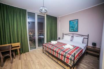 Фото номера Двухместный номер Делюкс с 1 кроватью и балконом Отель Hotel Flower г. Тбилиси 11