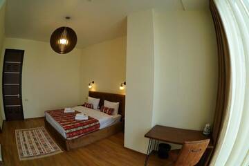 Фото номера Полулюкс с балконом Отель Hotel Flower г. Тбилиси 4