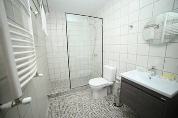 Фото номера Двухместный номер с 1 кроватью или 2 отдельными кроватями, вид на горы Отель Hotel Flower г. Тбилиси 4