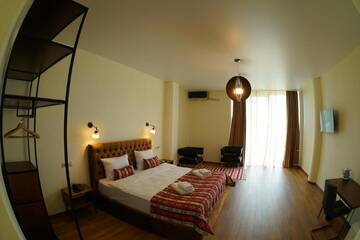 Фото номера Полулюкс с балконом Отель Hotel Flower г. Тбилиси 4