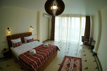 Фото номера Полулюкс с балконом Отель Hotel Flower г. Тбилиси 3