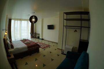 Фото номера Полулюкс с балконом Отель Hotel Flower г. Тбилиси 4