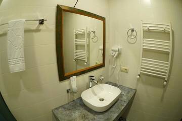 Фото номера Полулюкс с балконом Отель Hotel Flower г. Тбилиси 5