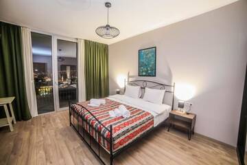 Фото номера Двухместный номер Делюкс с 1 кроватью и балконом Отель Hotel Flower г. Тбилиси 3