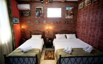 Фото номера Трехместный номер Делюкс Отель Marani Boutique Hotel г. Тбилиси 2