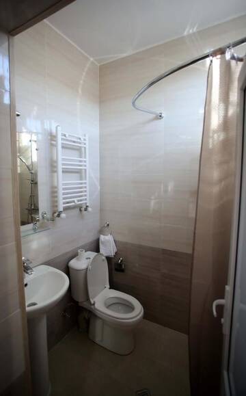 Фото номера Двухместный номер Делюкс с 1 кроватью Отель Marani Boutique Hotel г. Тбилиси 8