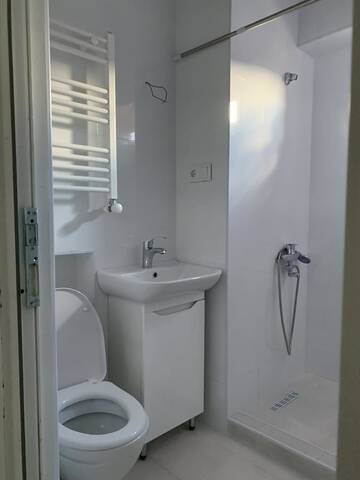 Фото номера Двухместный номер Делюкс с 1 кроватью Отель Hotel Leo Palace Tbilisi г. Тбилиси 9