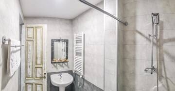 Фото номера Семейный номер Отель WESTAY Hotel г. Тбилиси 5