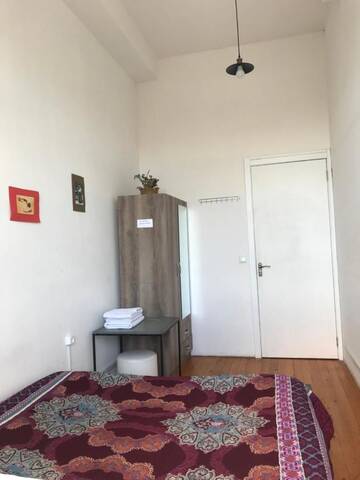 Фото номера Бюджетный двухместный номер с 1 кроватью Хостелы BroBro hostel г. Тбилиси 7